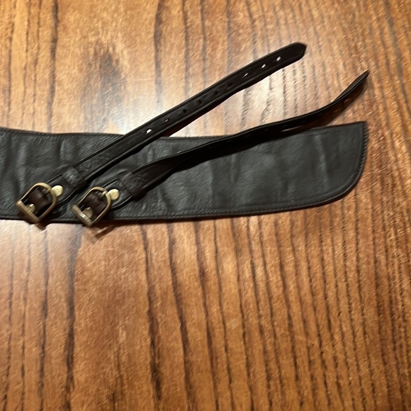 Blush Blush Black Leather And White Calf Hair Wide Belt With Scrolls & 2 Buckles - Picture 5 of 10